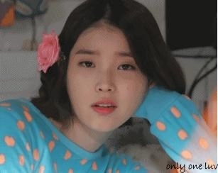 아이유 외모가 흔하다는 블라인.jpg