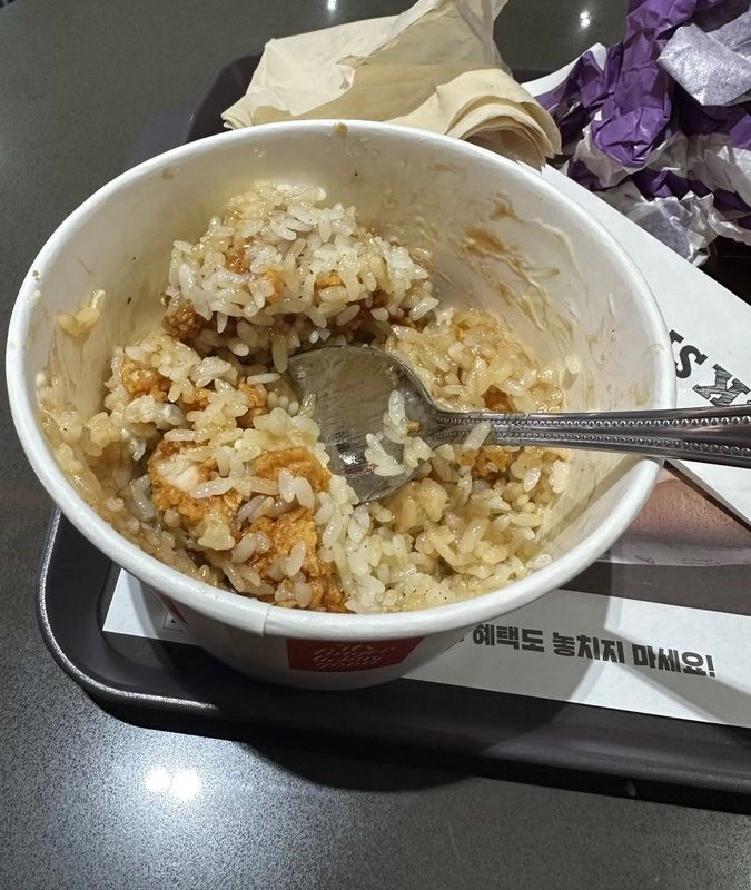 KFC에서 이제 밥도 판다네요