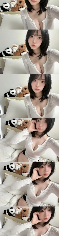 흰 티셔츠 미드 가슴골 제대로 노출한 늑대채린 방셀 사진