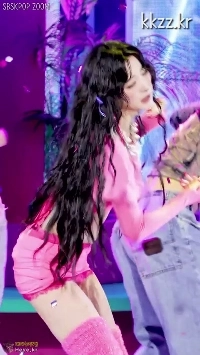 짧은 치마 뒤태 레드벨벳 슬기 움짤