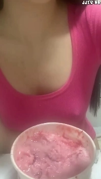 (SOUND)노브라 누나 아이스크림 먹방