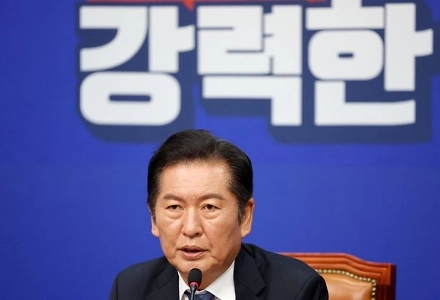 정청래.김문수에 ”어느당이 해산감인지 여론조사”제안.