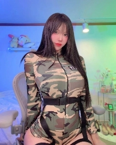 미드가 빵빵한 여캠