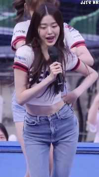 (SOUND)장원영 해골소리 나오던 시절 청바지 피지컬