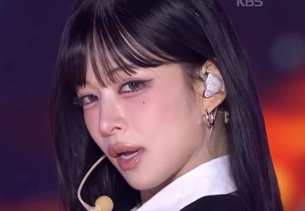 프로미스나인채영 짧은치마 무대 미쳤다