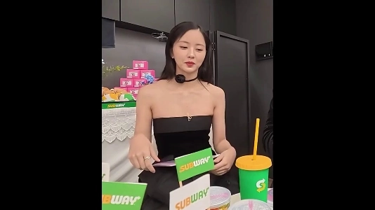 (SOUND)시원한 오프숄더 블랙드레스 은근한 가슴골 배우 김소현