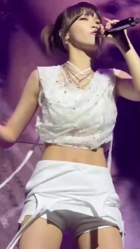 르세라핌 김채원 바로 밑에서 보는 도끼