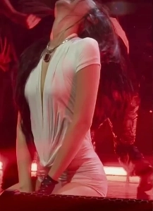 (SOUND)측면에서 본 제니드레스 + 의상 뜬 공간 가슴 노출 ㅗㅜㅑ