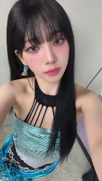 에스파 카리나 섹시한 반짝이 의상 얼빡 셀카