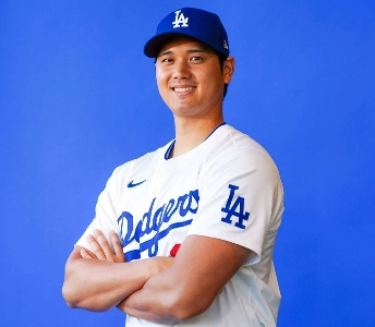 장원영 vs 오타니 누가 더 유명할까요?