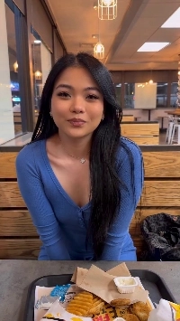 (SOUND)식당에서 브라 벗기 보여주는 처자