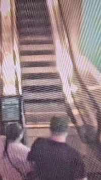 (SOUND)에스컬레이터에서  못올라가는 사람들