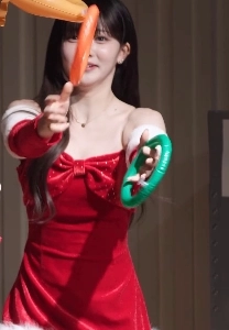 트리플에스 산타걸 곽연지 빨간 왕리본 미니드레스 몽실 가슴골