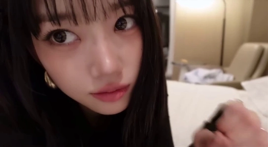 좌우로 흔들어주는 미야오 수인 손놀림.얼빡 미모