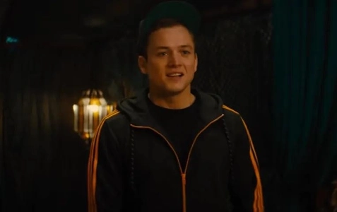 킹스맨에서 배우가 촬영거부한 장면