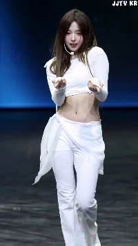 (SOUND)트리플에스 정하연 올 화이트 봉긋 가슴 개미허리 골반 끈팬티 배꼽 노출