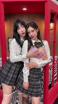 (SOUND)서안 윤지니 스쿨룩 치마 걷어 올려서 보여주는 레이스 망사 팬티