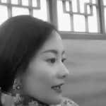 티베트 노래를 부르는 여성