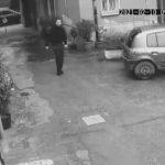전부인 집에 침입하려던 이탈리아 남자.GIF