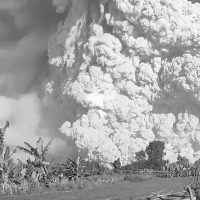 인도네시아에 화산 폭발