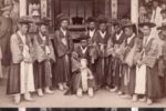 1890년대 부산 사또와 포졸들 사진.jpg