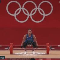 [역도] 필리핀 선수 127kg 성공! 중국 꺾고 금메달.gif