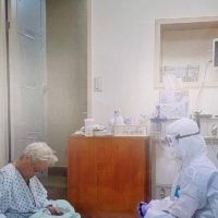 요양병원에 격리된 할머니를 위한 의료진의 배려