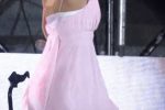 러블리즈 지수 핑크 민소매 드레스