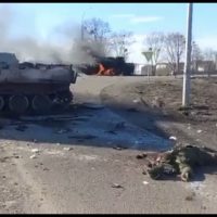 (SOUND)(혐 주의) 진격하다 파괴된 러시아 장갑차