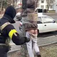 (SOUND)우크라이나에서 잡힌 약탈범 처벌.mp4