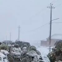 (SOUND)전장으로 향하는 우크라이나 군인들과 외국인 자원자들 행렬