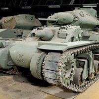 북펌)기관총을 보호하기 위해 80년 전 기술자들이 개조한 탱크 모습.do...