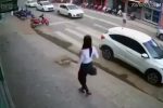 (SOUND)길거리에서 여자들이 발목 보호대를 찬 모습을 자주 보게되는 이유(feat.하이힐의 위험)