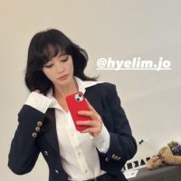 김혜수 거울 셀카