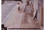 (CCTV)간발의 차로 피한 여성