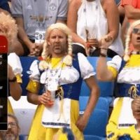 이쯤되서 다시보는 2018년 월드컵 스웨덴 미인 응원단.gif