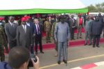 (SOUND)오줌싸는 남수단 대통령