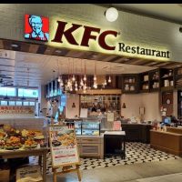 펌) 일본 KFC 뷔페.jpg