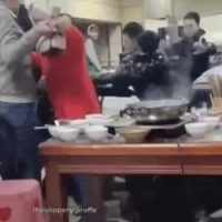 중국 음식점 난투극 gif