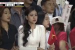 베트남 vs 말레이시아 경기 중 카메라에 잡힌 여성팬들.gif