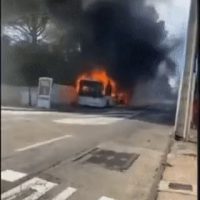 프랑스 버스 화재사고.gif