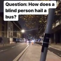 (SOUND)영국에서 버스가 시각장애인을 보면