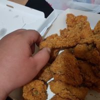 [펌] 요즘 치킨집 닭다리 크기