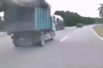 고속도로 최악의 민폐 트럭