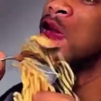 (SOUND)AI가 만들어낸 영상 ㄷㄷㄷ ''윌스미스가 스파게티 먹는 영상''