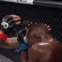 (SOUND)[UFC] 슬로우 화면으로 보는 카운터 노리는 아데산야