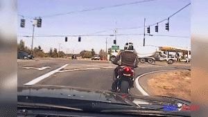 미국경찰이 오토바이를 단속 하는 법