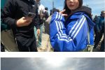한국 여행 유튜버를 보고 사진찍자고 줄서는 중국 여자들