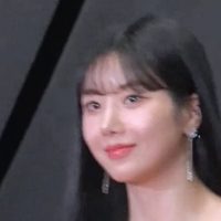 핑크색 끈드레스 흰색 바스트 레전드 권은비 - 2023 KBS 연예대상