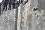 오들오들 다리떨리는 중국의 관광코스 ㄷ
